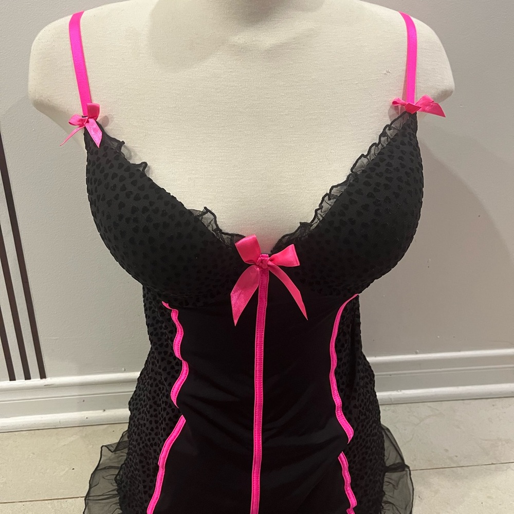 La Vie En Rose Black and Pink Chemise